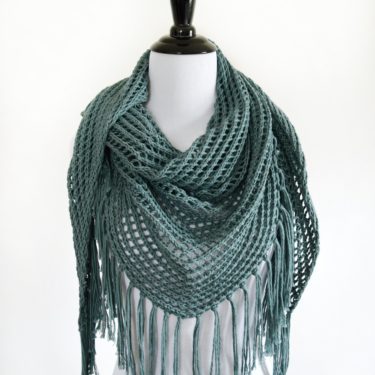 Lace Triangle Shawl - Free knitting pattern from www.kniftyknittings.com #knitting #knittingpattern #triangleshawl